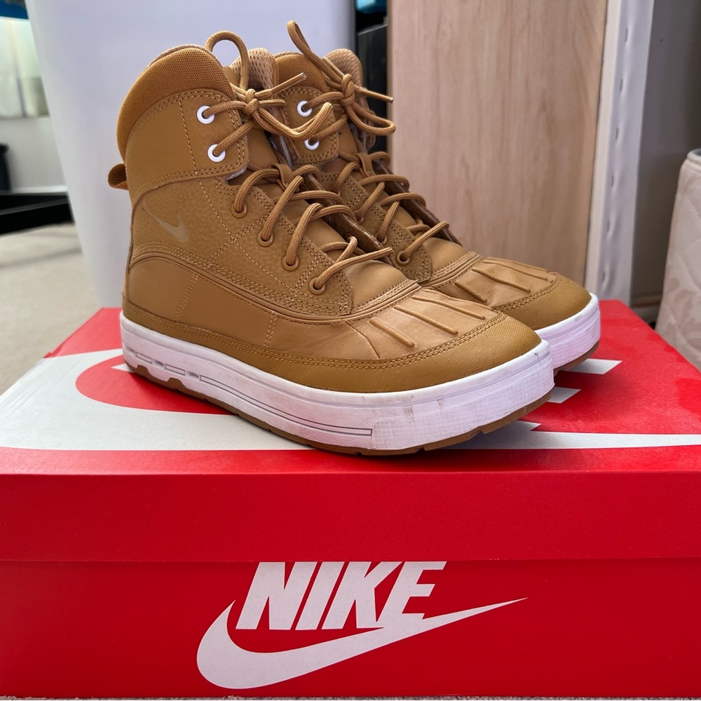 Nike Kids Tan & White Waterproof Lace-Up Snow Boots